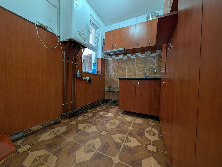 Apartament 2 camnere decomandat Centrală Renovat | Etaj 3/4