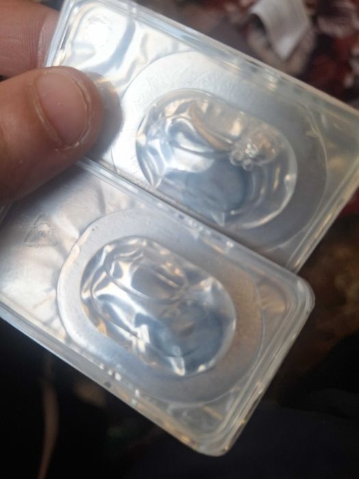 Vand lentile de contact albastre