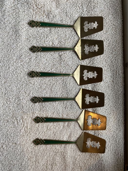 Мельхиоровые  ножи десертные