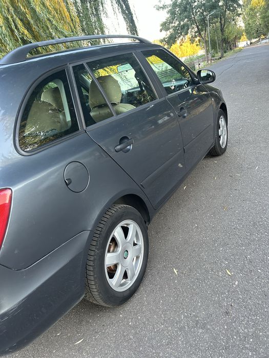 SKODA Fabia 2010 — imagine 2