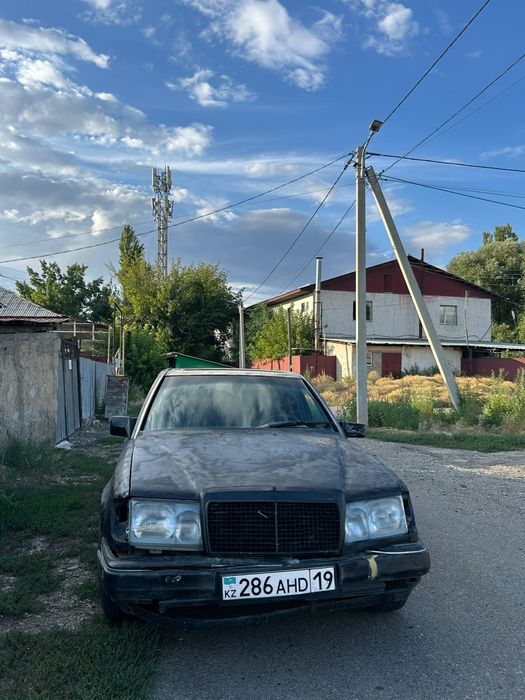 Мерседес 124, 2 литра, автомат