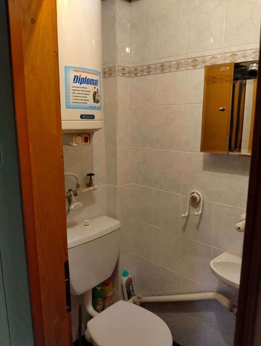 Продава се Тристаен апартамент в Силистра, Център - 87 кв.м за 919 €/кв.м - Снимка #15