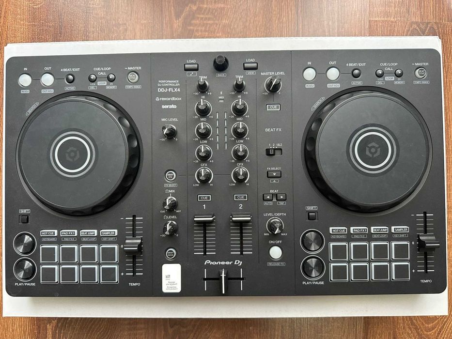 Pioneer DDJ-FLX4, negru