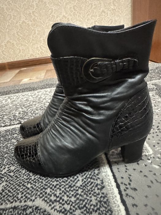 Продается весенние полусапожки