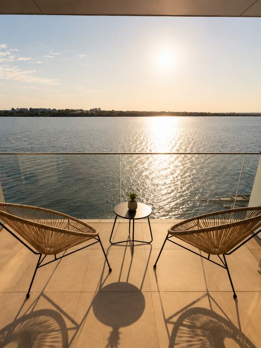 Apartament premium cu vedere frontală la Lacul Siutghiol- doar termen lung