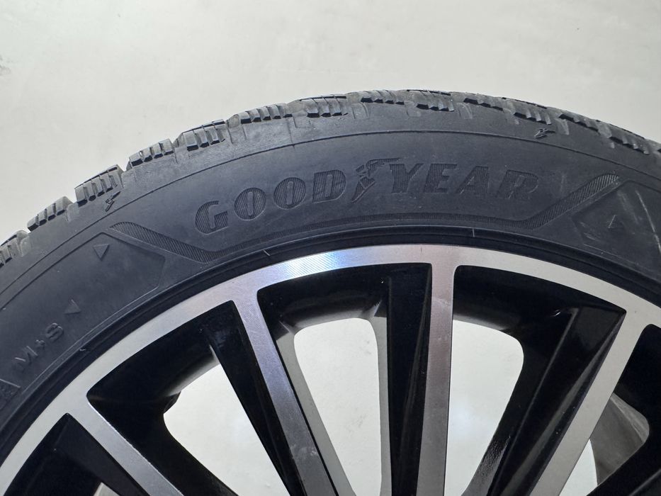 Гуми с джанти нови  5x120 R17 от BMW+подарък фланци 15мм