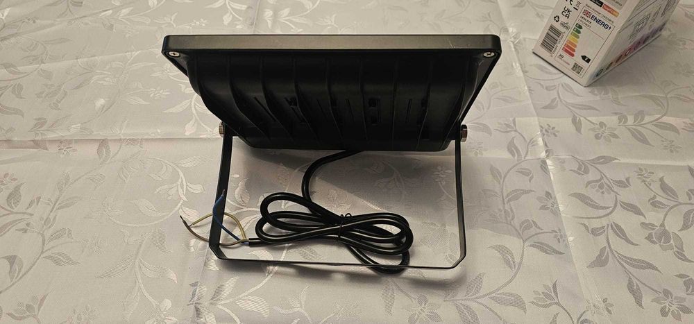 Lumina exteriora IP66 cu lumina alba/color smart