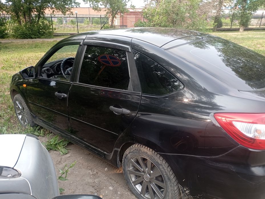 Продам машину lada granta