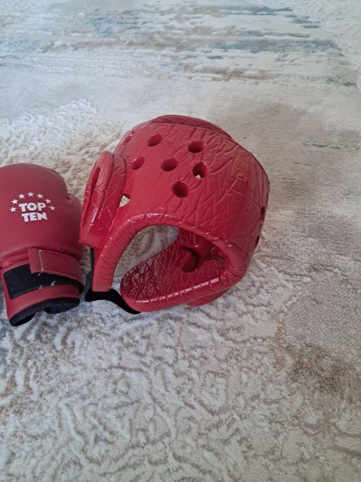 Шлем перчатки спортивные детские