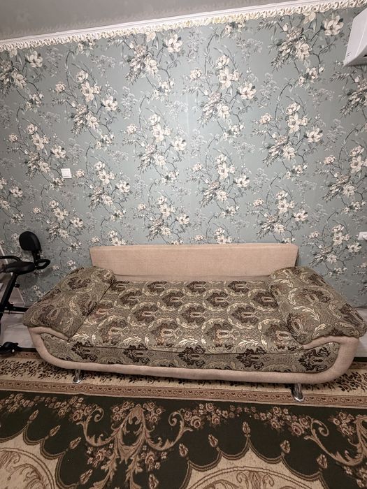 Продам диван.