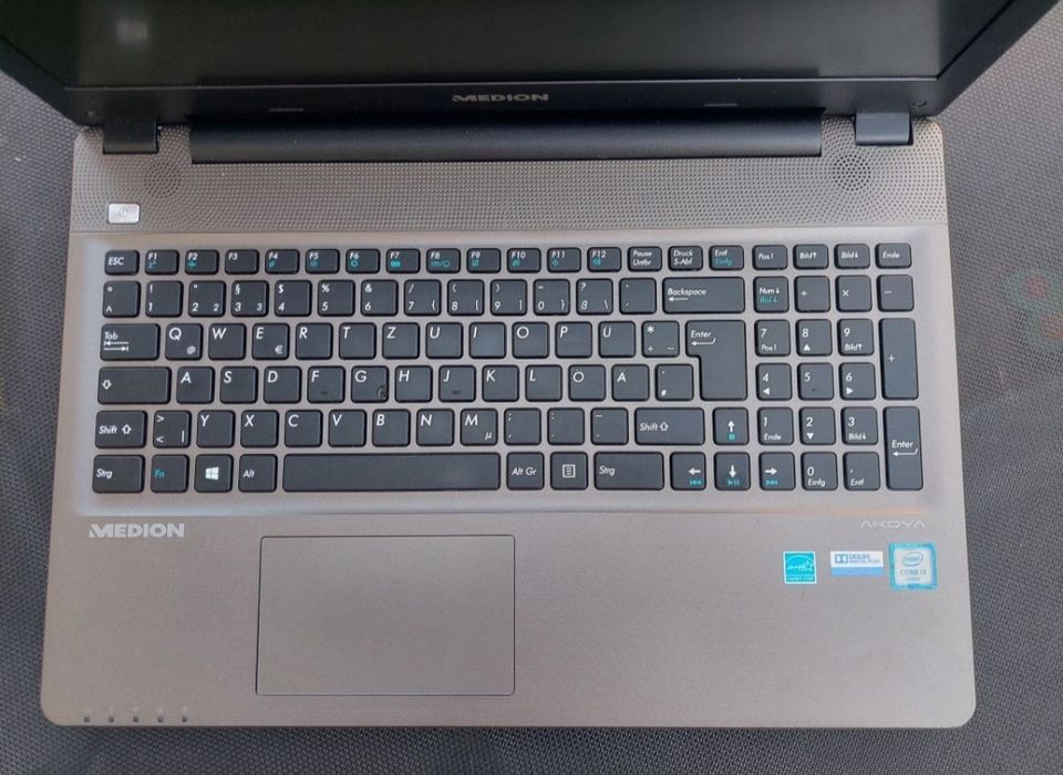 Laptoo Medion Akoya i3