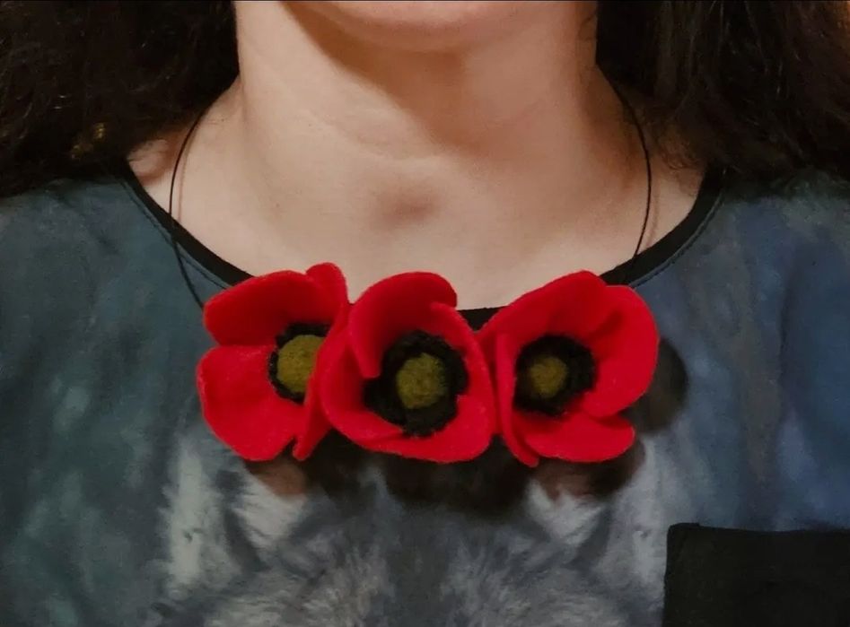 Colier handmade cu maci