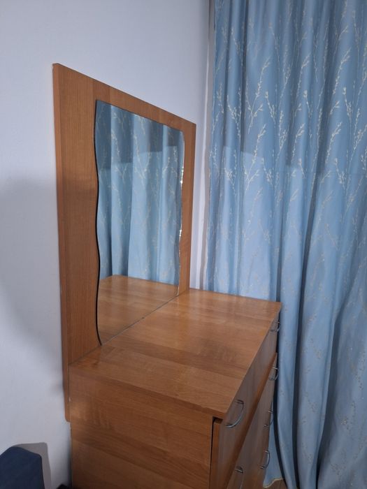 Камод с зеркалом