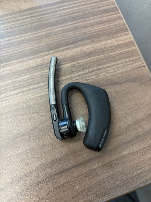 Plantronics Voyager 5200 — премиум Bluetooth гарнитура