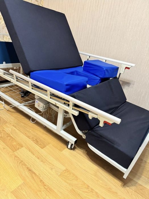 Медицинская кровать для лежачего человека