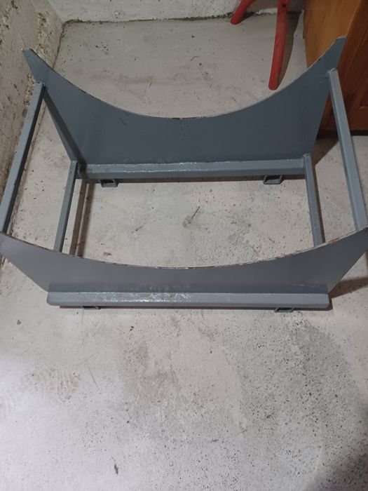 Suport metalic pentru butoi vin de 300 l