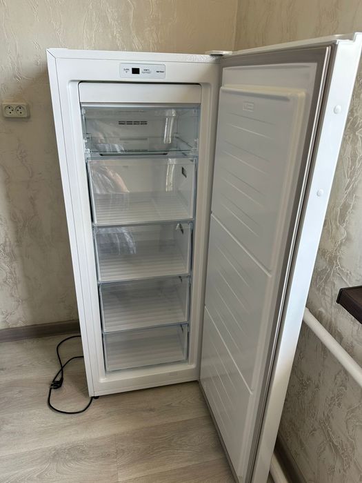 Марозилник Hisense No Frost