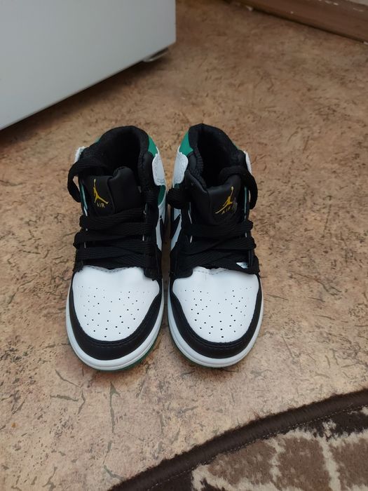 Кроссовки (джорданы)