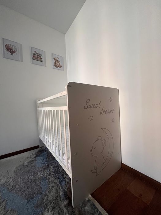 Детская кроватка с матрасом