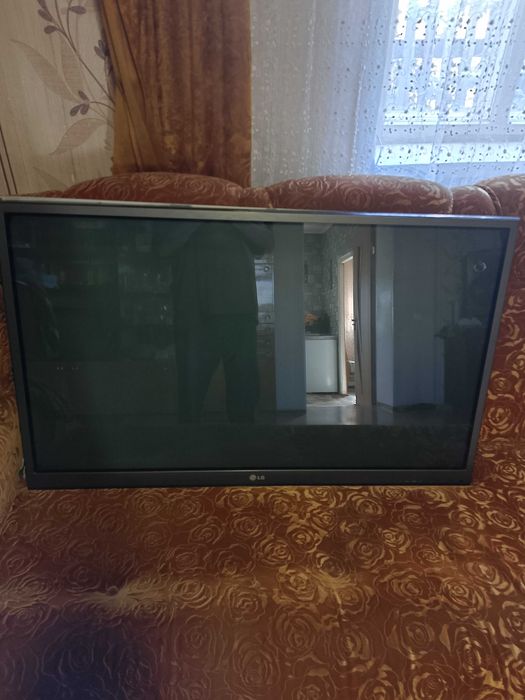 продам телевизор lg на запчасти