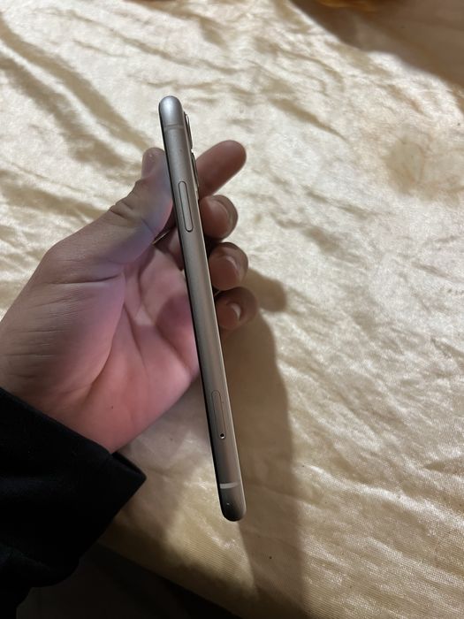 У iPhone 11 идеальная гарантия, вы можете связаться с нами свободно