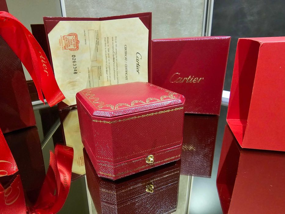 CARTIER Пълен Комплект Кутия и Сертификат за Пръстен