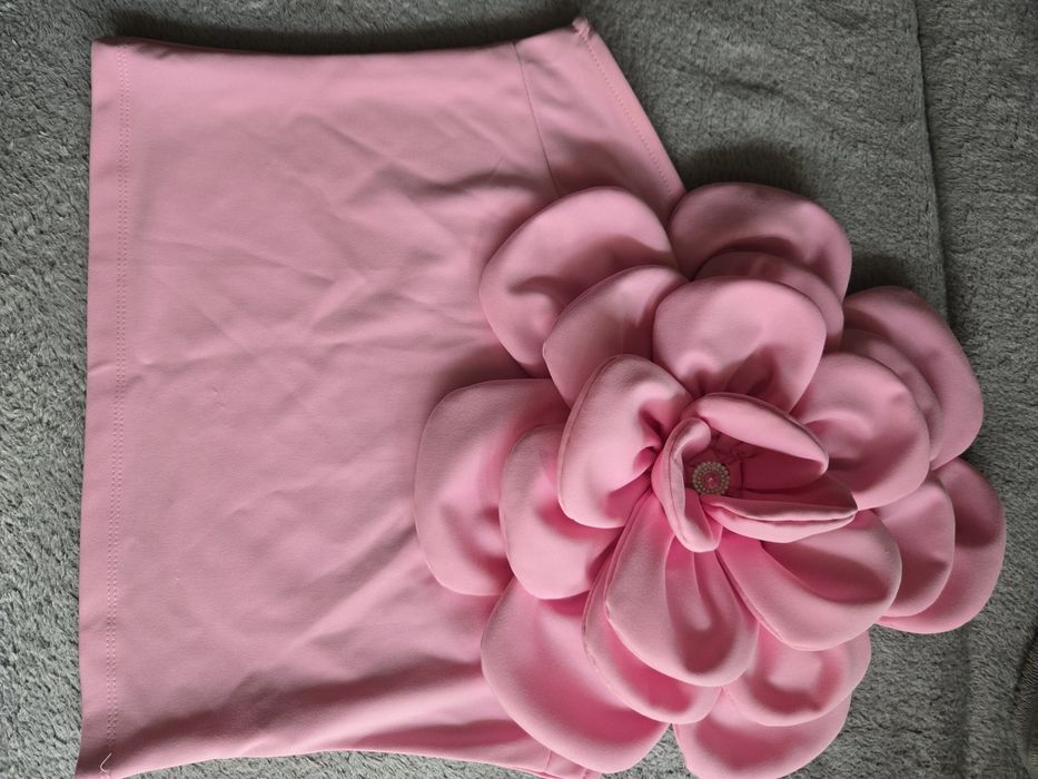 Розов топ много стилен