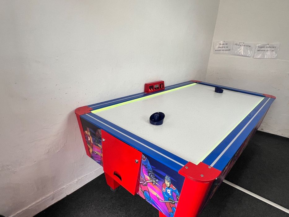 ПРОФЕСИОНАЛЕН Въздушен хокей с монетник