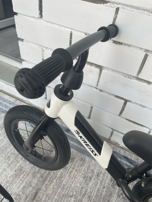 Продам Детский беговел