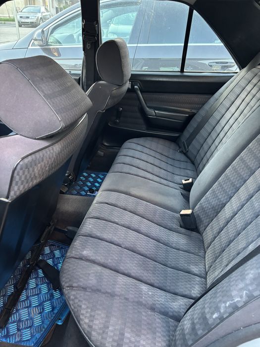 Vand mercedes 190e 2.0 Benzina