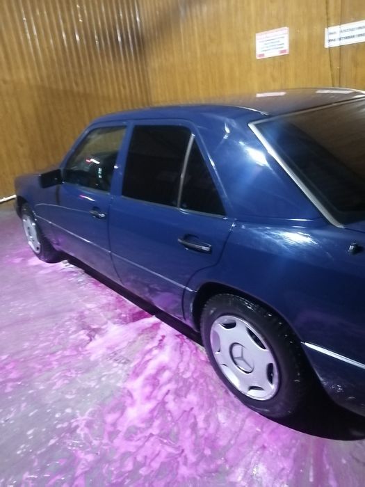 Продаю Мерседес 124.