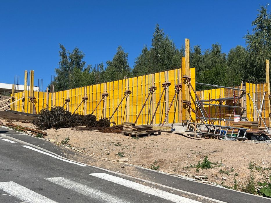 Inchirieri panouri cofraj ,popi metalici ,grinda H20 , schela metalica
