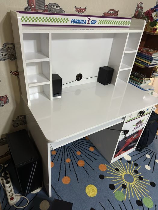 Компьютерный стол