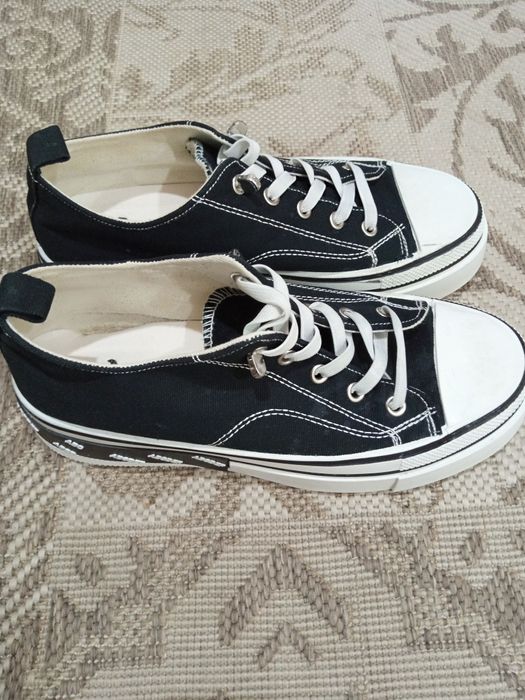 Продаются  кеды 39 р.