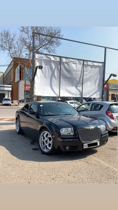 Chrysler 300c  3.5L объём мотора,  2006 года. Крайслер