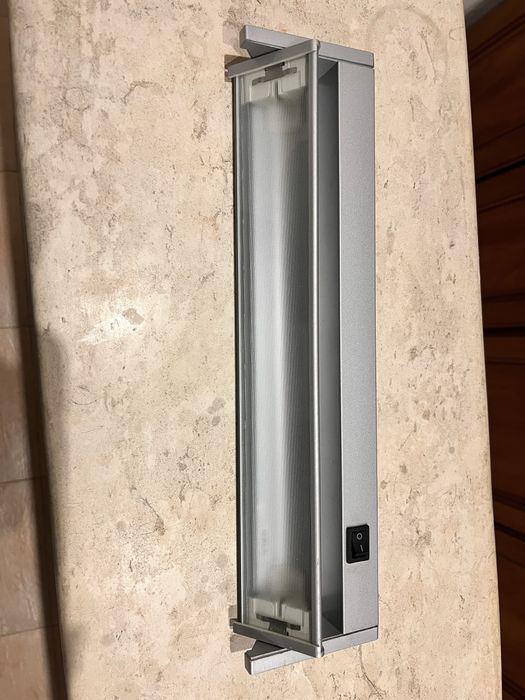 Лампа за кухня или баня