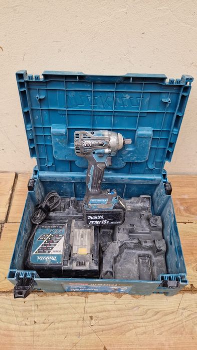 Mașină de insurubat cu impact Makita DTW 301