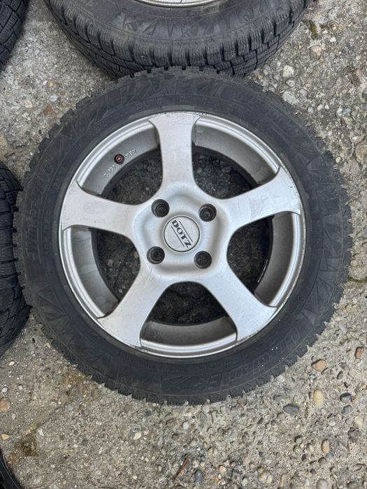 Джанти 15 4х114,3 с много хубави зимни гуми