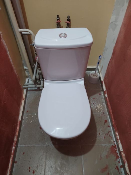 Продается раковина вместе с унитазом