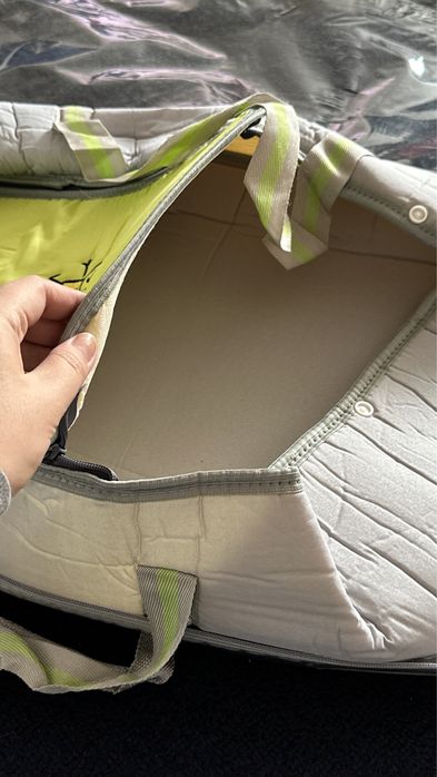 Кенгуру и люлька-переноска