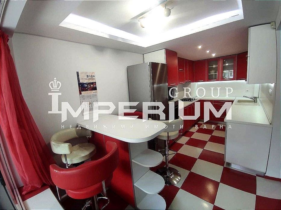 Дава се под наем Тристаен апартамент в Варна, Гръцка махала - 100 кв.м за 663 € - Снимка #2