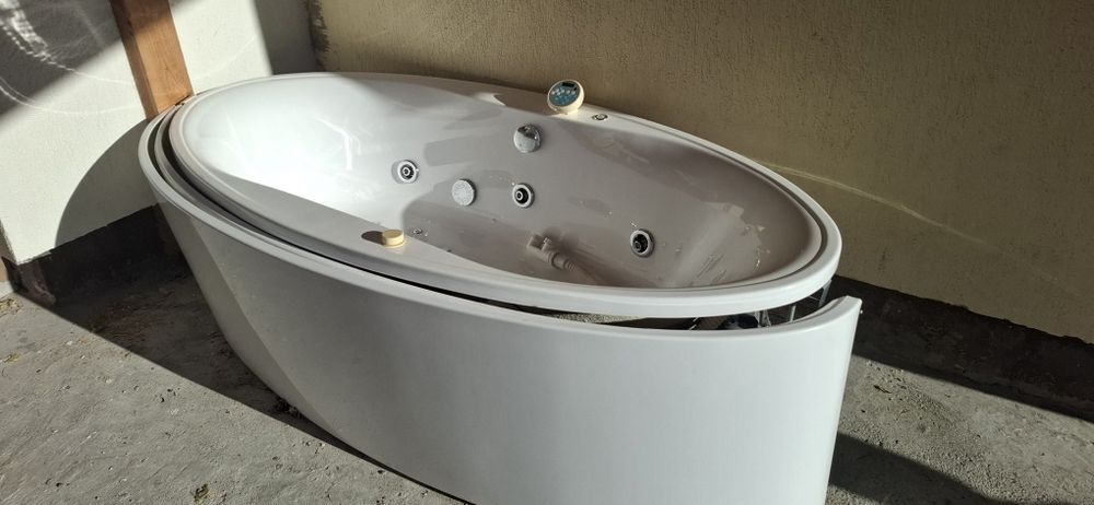 Cada cu hidromasaj ovala (2 motoare)