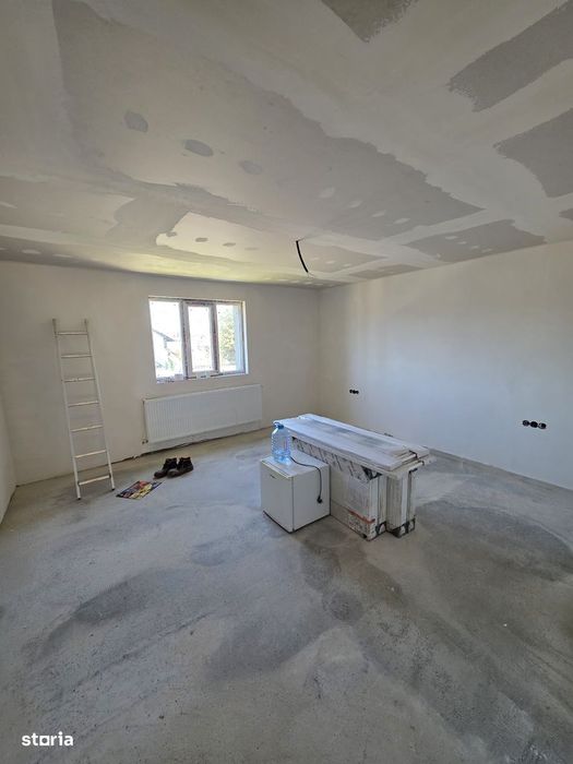 Vand casa la Belis, 800mp teren, la drumu principal, teren drept!