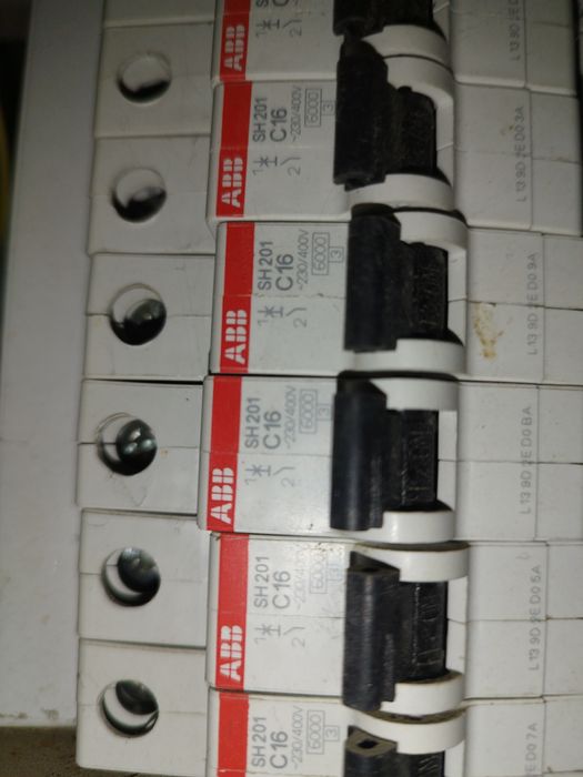 Автоматы бытовые 220в.