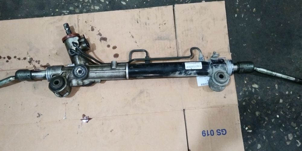Продам рулевую рейку на Toyota camry 40