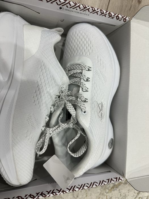 Кроссовки 38 размер