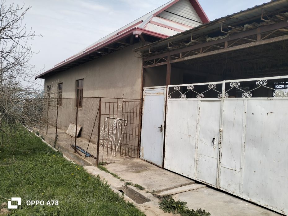 Yangi qurilgan xovli uy sotiladi