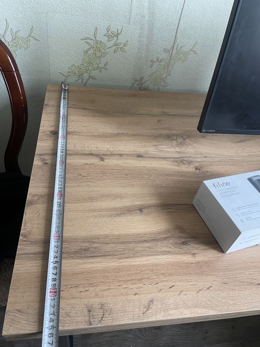 Стол компьютерный 130см на 75см