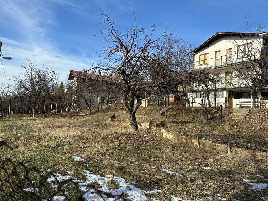 къща, тухла 1984г. , на 2 етажа, село Долна Диканя, двор 870м