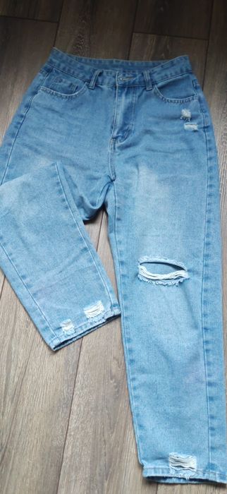 Дамски дънки 7€.